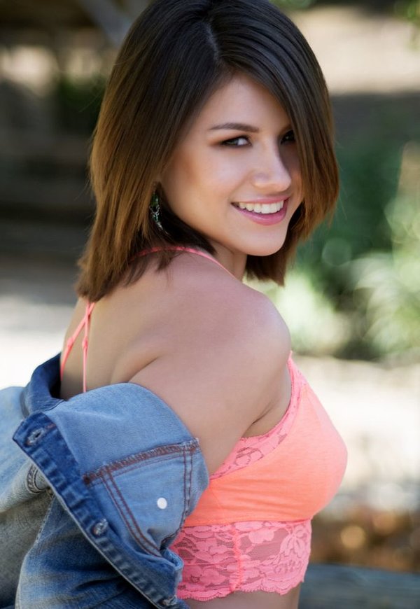 Лариса, 24 года, 2 размер груди